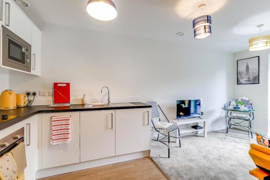 Luton Cozy & Lovely For Contractors Luton (Bedfordshire)